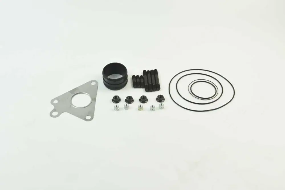 Maxxforce 7 Turbo Mounting Kit